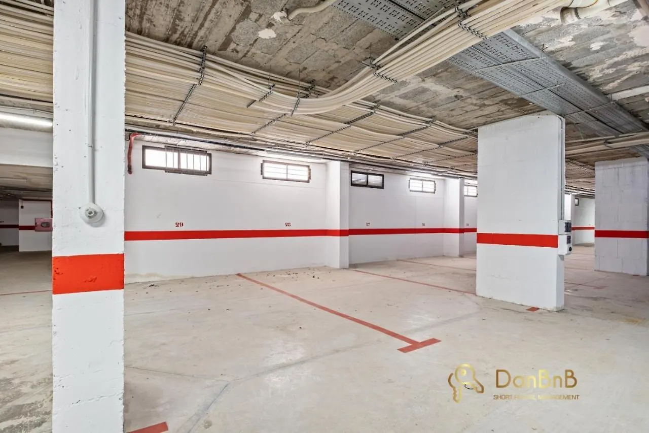 Apartamentos Con Parking Privado En El Paseo Maritimo De Fuengirola Spain