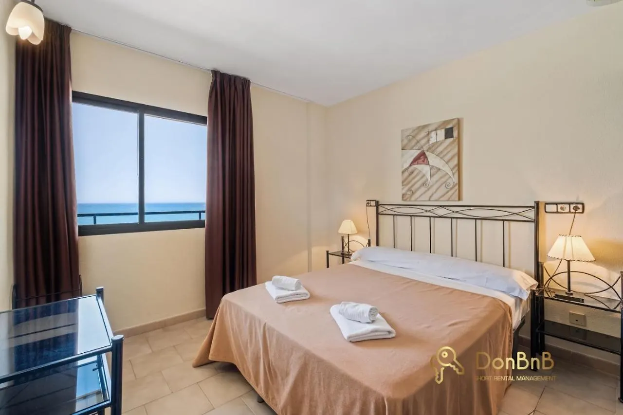 Apartamentos Con Parking Privado En El Paseo Maritimo De Fuengirola Spain
