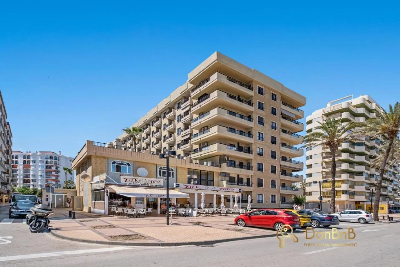 Apartamentos Con Parking Privado En El Paseo Maritimo De Fuengirola Spain