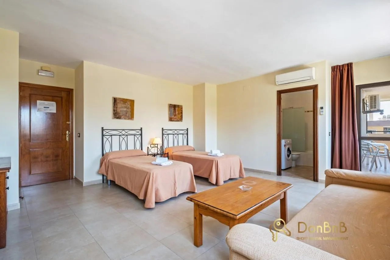 Apartamentos Con Parking Privado En El Paseo Maritimo De Fuengirola Aparthotel