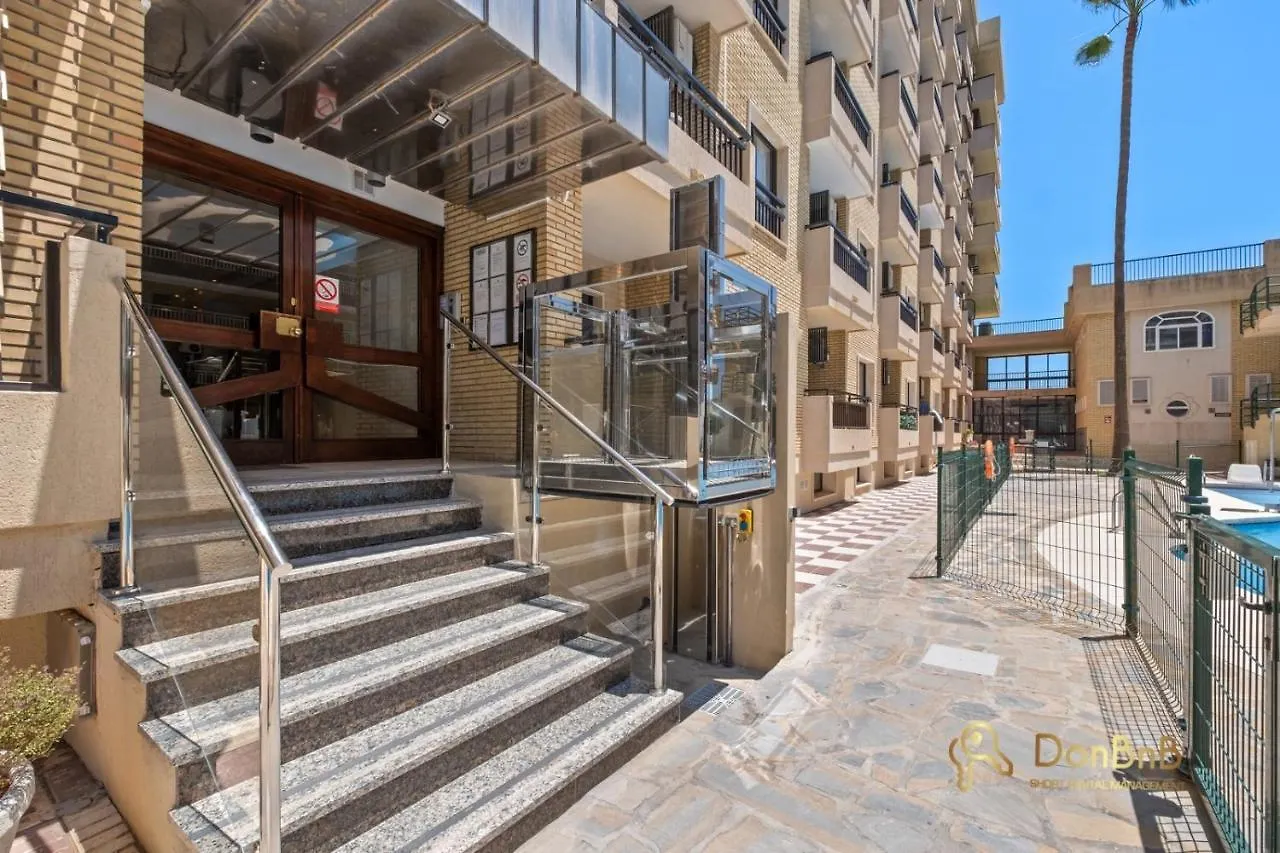 Apartamentos Con Parking Privado En El Paseo Maritimo De Fuengirola Aparthotel