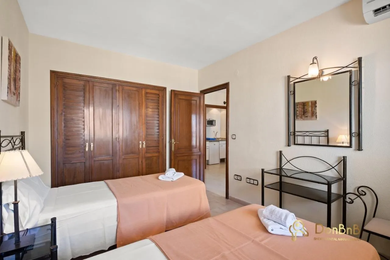 Apartamentos Con Parking Privado En El Paseo Maritimo De Fuengirola Aparthotel